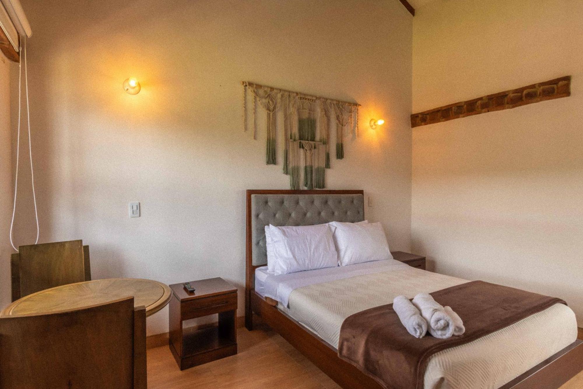 Artemisa Hotel Santa Sofía Quarto foto